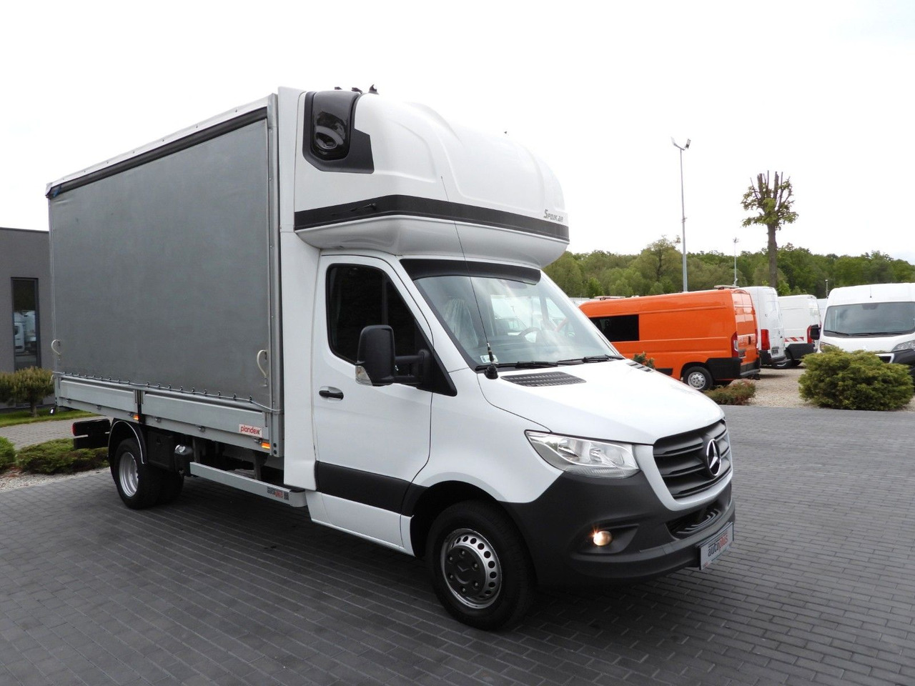 Mercedes-Benz SPRINTER 519 PRITSCHE PLANE 8 PALETTEN WEBASTO - Tent tarbesõiduk: pilt 4 Mercedes-Benz SPRINTER 519 PRITSCHE PLANE 8 PALETTEN WEBASTO - Tent tarbesõiduk: pilt 4