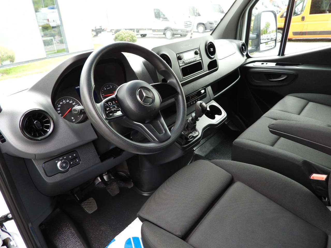 Mercedes-Benz SPRINTER 519 PRITSCHE PLANE 8 PALETTEN WEBASTO - Tent tarbesõiduk: pilt 2 Mercedes-Benz SPRINTER 519 PRITSCHE PLANE 8 PALETTEN WEBASTO - Tent tarbesõiduk: pilt 2