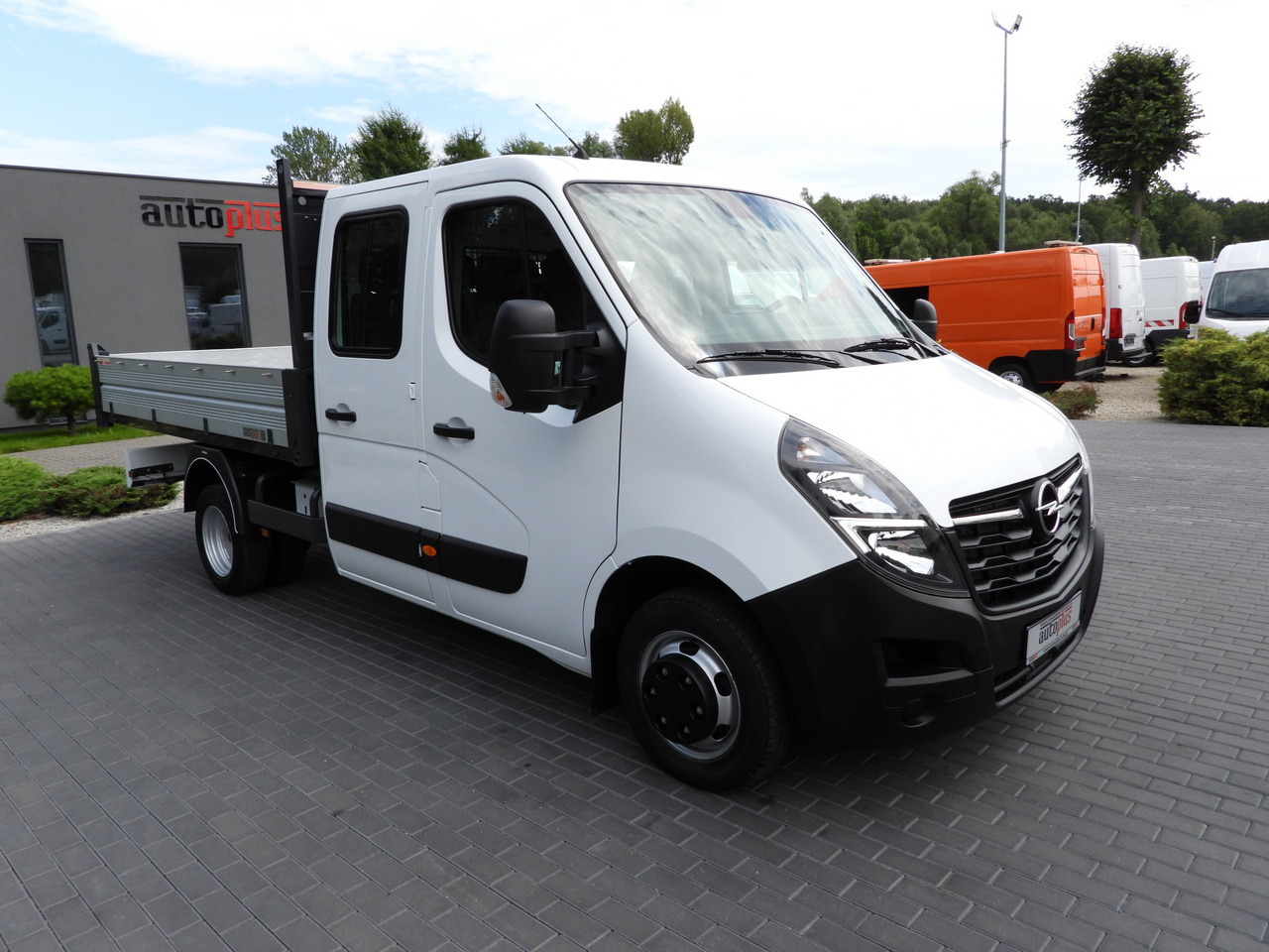OPEL MOVANO TIPPER DOUBLE CABIN DOKA 7 SEATS LED LIGHTS TWIN WHEELS AIR CONDITIONING 145HP - Tarbesõiduk kallur: pilt 4 OPEL MOVANO TIPPER DOUBLE CABIN DOKA 7 SEATS LED LIGHTS TWIN WHEELS AIR CONDITIONING 145HP - Tarbesõiduk kallur: pilt 4