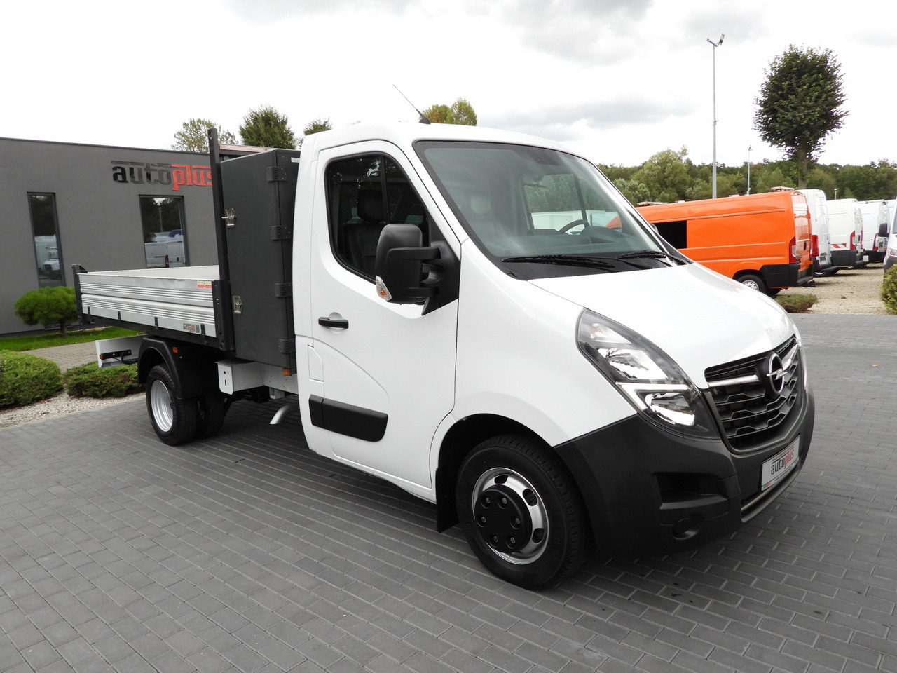 OPEL MOVANO TIPPER NAVIGATION LED LIGHTS TWIN WHEELS AIR CONDITIONING 145HP - Tarbesõiduk kallur: pilt 4 OPEL MOVANO TIPPER NAVIGATION LED LIGHTS TWIN WHEELS AIR CONDITIONING 145HP - Tarbesõiduk kallur: pilt 4