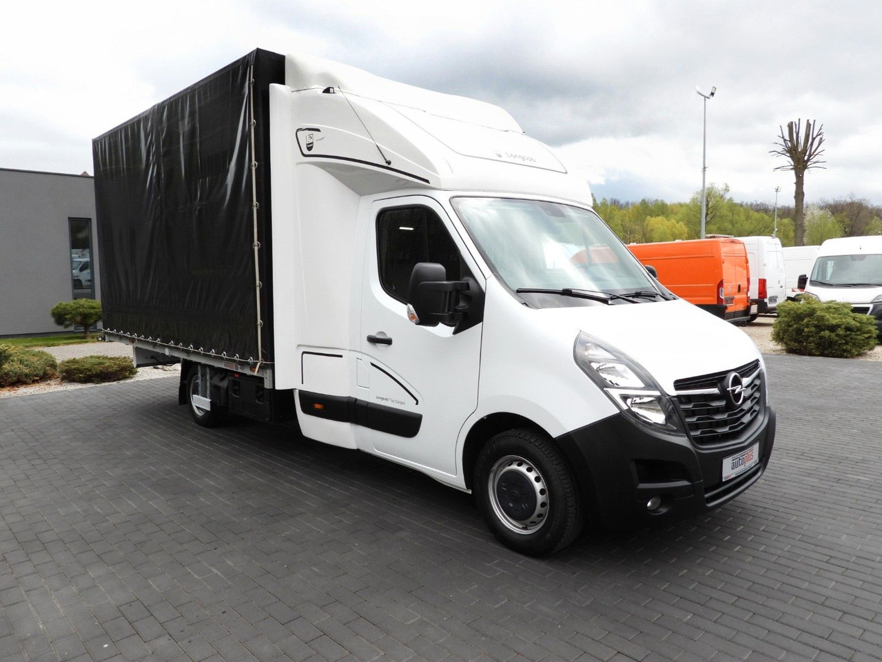 Opel MOVANO PRITSCHE PLANE 10 PALETTEN WEBASTO A/C - Tent tarbesõiduk, Meeskonnaauto: pilt 4 Opel MOVANO PRITSCHE PLANE 10 PALETTEN WEBASTO A/C - Tent tarbesõiduk, Meeskonnaauto: pilt 4