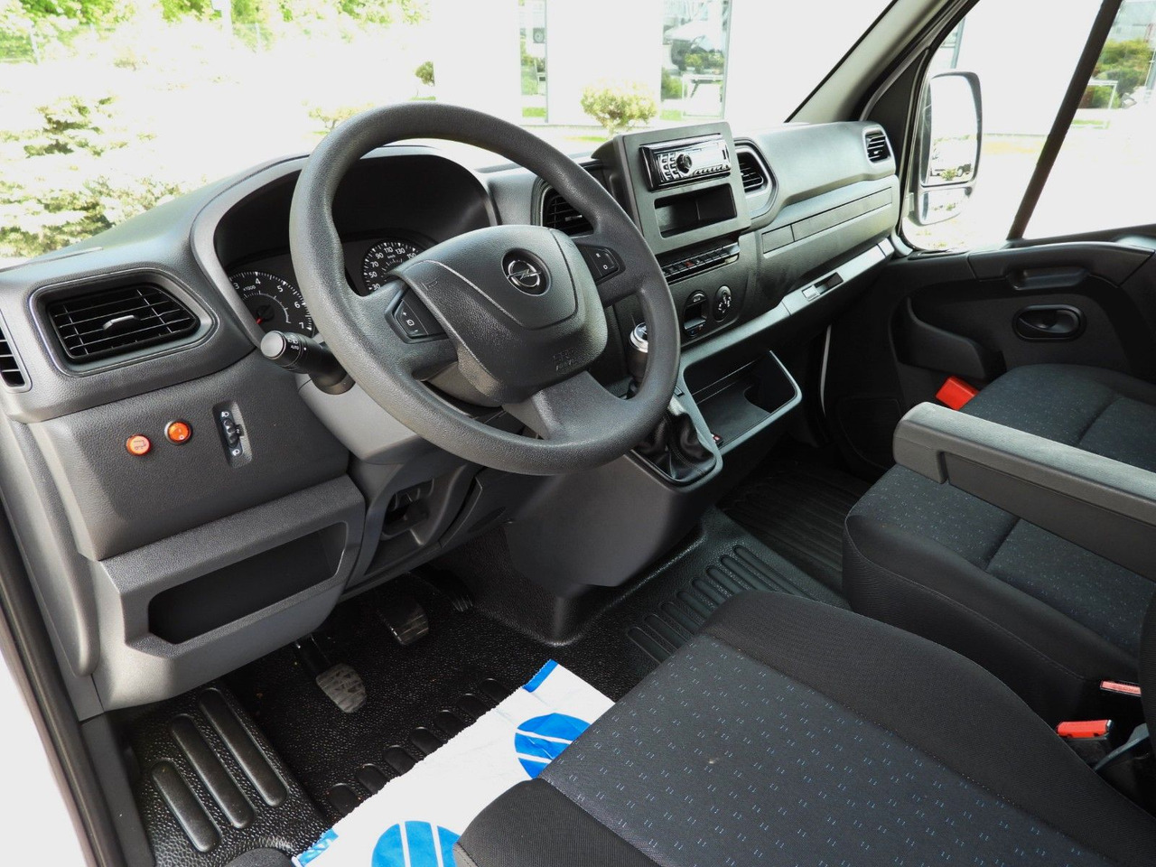 Opel MOVANO PRITSCHE PLANE AUFZUG 9 PALETTEN WEBASTO - Tent tarbesõiduk: pilt 2 Opel MOVANO PRITSCHE PLANE AUFZUG 9 PALETTEN WEBASTO - Tent tarbesõiduk: pilt 2