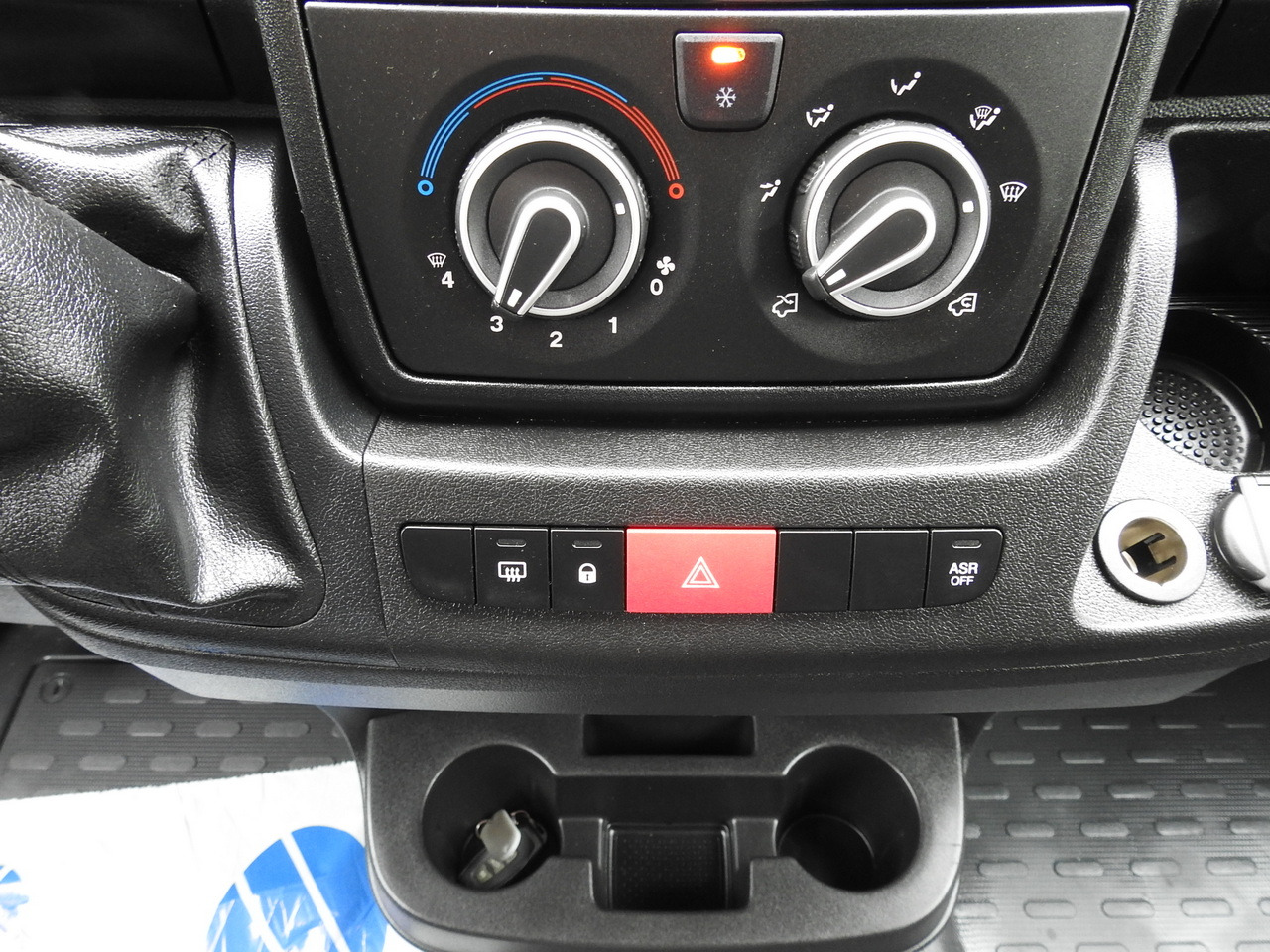 Tarbesõiduk külmik PEUGEOT BOXER REFRIGERATOR VAN -5*C TWO COMPARTMENTS CRUISE CONTROL AIR CONDITIONING  120HP: pilt 39
