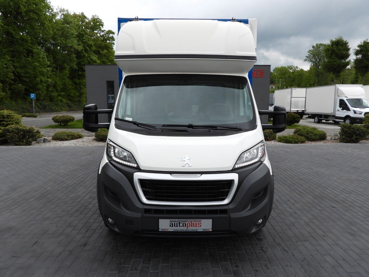 Peugeot BOXER PRITSCHE PLANE 10 PALETEN WEBASTO TEMPOMAT Peugeot BOXER PRITSCHE PLANE 10 PALETEN WEBASTO TEMPOMAT - Tent tarbesõiduk: pilt 5 Peugeot BOXER PRITSCHE PLANE 10 PALETEN WEBASTO TEMPOMAT Peugeot BOXER PRITSCHE PLANE 10 PALETEN WEBASTO TEMPOMAT - Tent tarbesõiduk: pilt 5