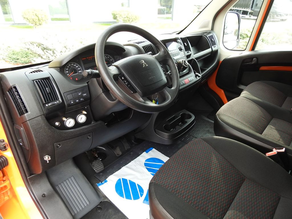 Peugeot BOXER PRITSCHE PLANE DOPPELKABINE DOKA 7 SITZE - Tent tarbesõiduk, Meeskonnaauto: pilt 2 Peugeot BOXER PRITSCHE PLANE DOPPELKABINE DOKA 7 SITZE - Tent tarbesõiduk, Meeskonnaauto: pilt 2