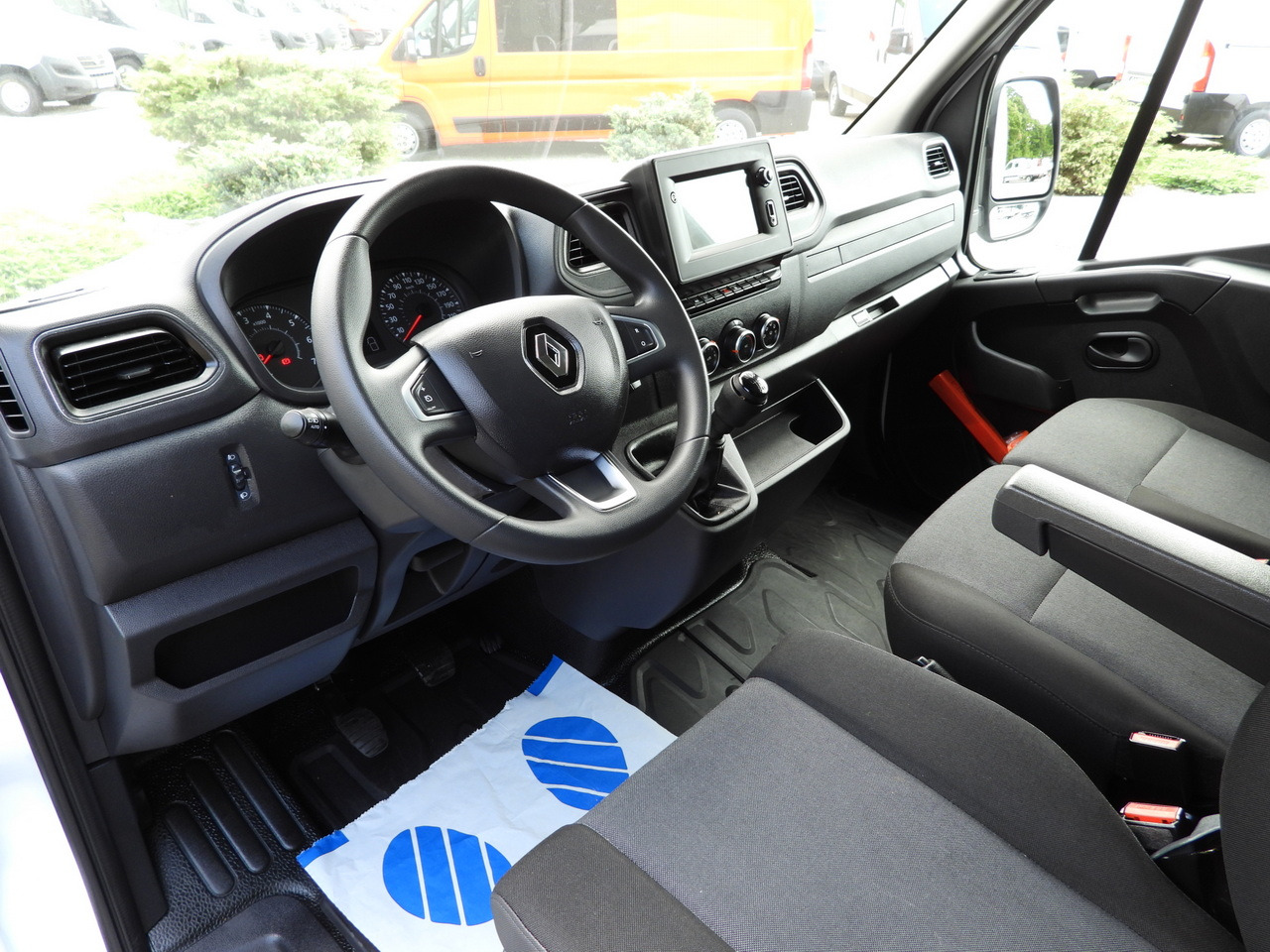 RENAULT MASTER BOX 8 PALLETS CRUISE CONTROL LED LIGHTS AIR CONDITIONING 165HP - Tarbesõiduk furgoon: pilt 2 RENAULT MASTER BOX 8 PALLETS CRUISE CONTROL LED LIGHTS AIR CONDITIONING 165HP - Tarbesõiduk furgoon: pilt 2