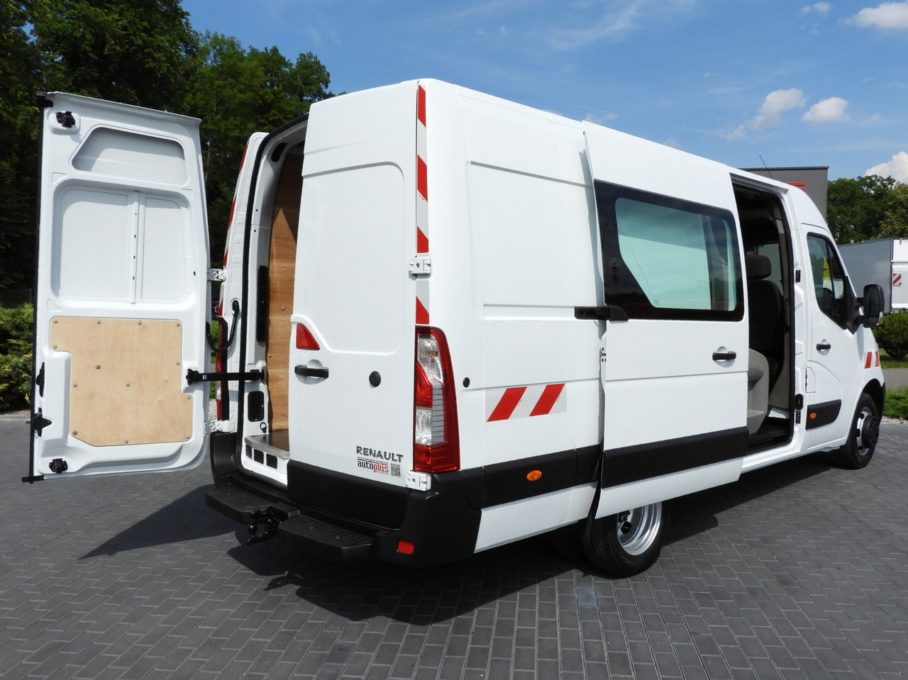 RENAULT MASTER BOX DELIVERY VAN 7 SEATS CRUISE CONTROL TWIN WHEELS AIR CONDITIONING 145HP - Kaubik: pilt 3 RENAULT MASTER BOX DELIVERY VAN 7 SEATS CRUISE CONTROL TWIN WHEELS AIR CONDITIONING 145HP - Kaubik: pilt 3