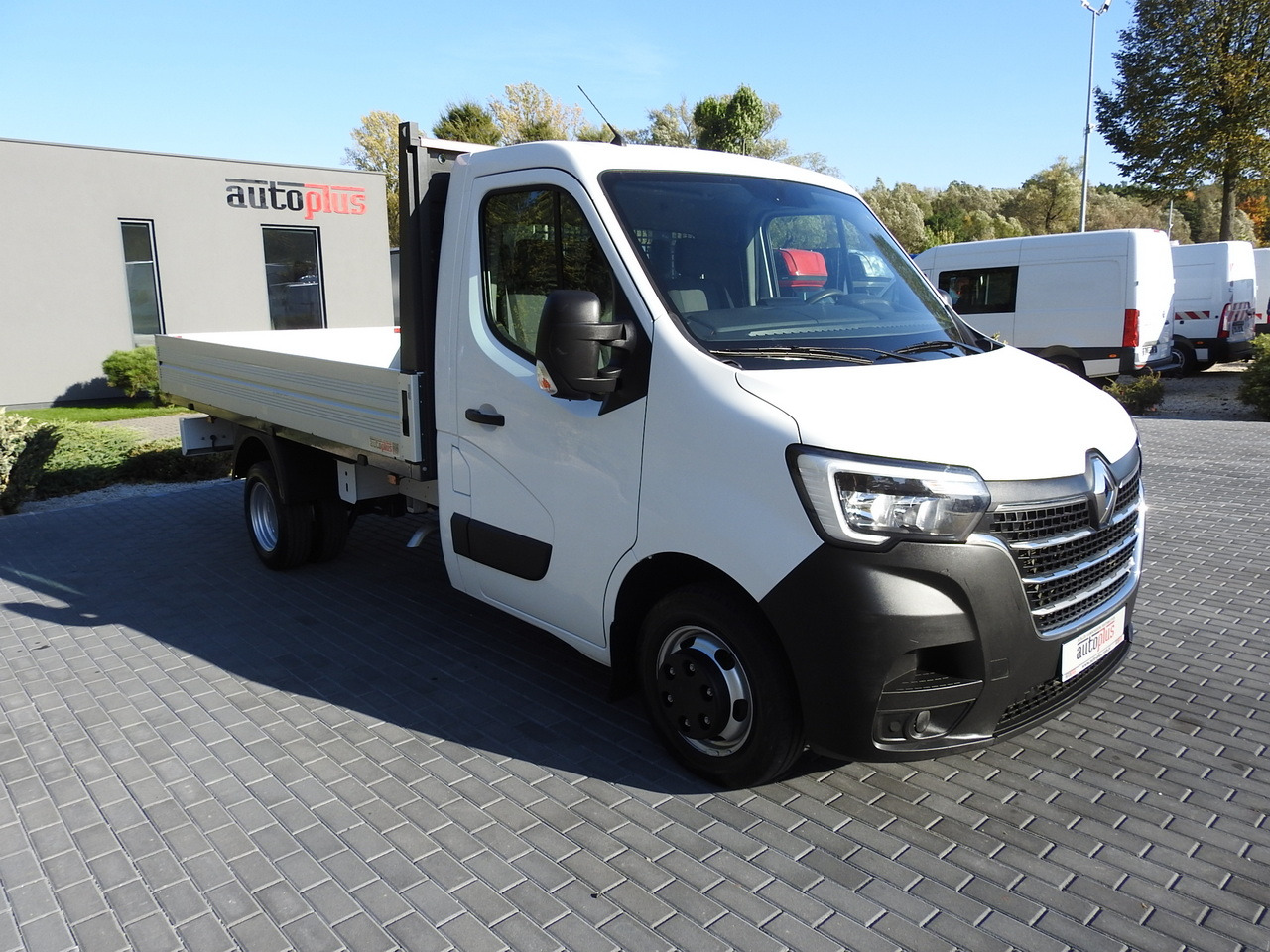 RENAULT MASTER STAKE BODY CRUISE CONTROL AIR CONDITIONING LED LIGHTS TWIN WHEELS 130HP - Madelauto: pilt 4 RENAULT MASTER STAKE BODY CRUISE CONTROL AIR CONDITIONING LED LIGHTS TWIN WHEELS 130HP - Madelauto: pilt 4