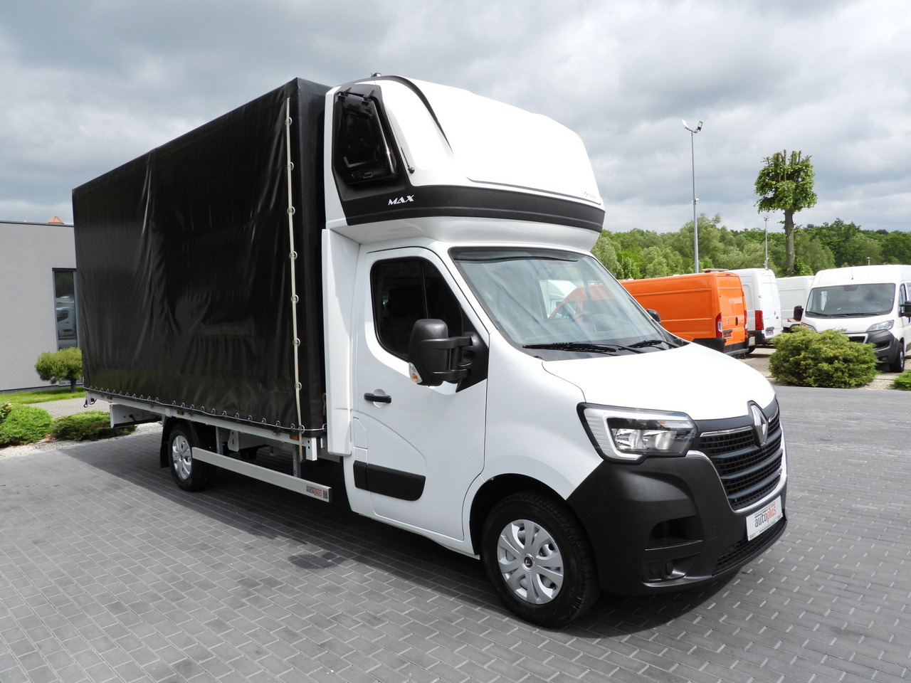 RENAULT MASTER TARPAULIN 10 PALLETS CRUISE CONTROL LED LIGHTS AIR CONDITIONING 165HP - Tent tarbesõiduk: pilt 4 RENAULT MASTER TARPAULIN 10 PALLETS CRUISE CONTROL LED LIGHTS AIR CONDITIONING 165HP - Tent tarbesõiduk: pilt 4