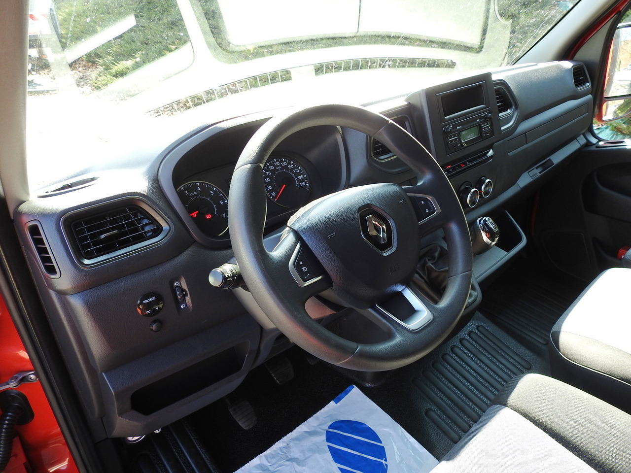 RENAULT MASTER TARPAULIN 10 PALLETS WEBASTO CRUISE CONTROL AIR CONDITIONING LED LIGHTS PNEUMATICS 165HP - Tent tarbesõiduk: pilt 2 RENAULT MASTER TARPAULIN 10 PALLETS WEBASTO CRUISE CONTROL AIR CONDITIONING LED LIGHTS PNEUMATICS 165HP - Tent tarbesõiduk: pilt 2