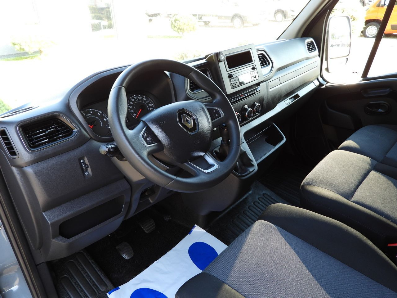 RENAULT MASTER TARPAULIN 10 PALLETS WEBASTO CRUISE CONTROL LED LIGHTS PNEUMATICS AIR CONDITIONING 165HP - Tent tarbesõiduk: pilt 2 RENAULT MASTER TARPAULIN 10 PALLETS WEBASTO CRUISE CONTROL LED LIGHTS PNEUMATICS AIR CONDITIONING 165HP - Tent tarbesõiduk: pilt 2