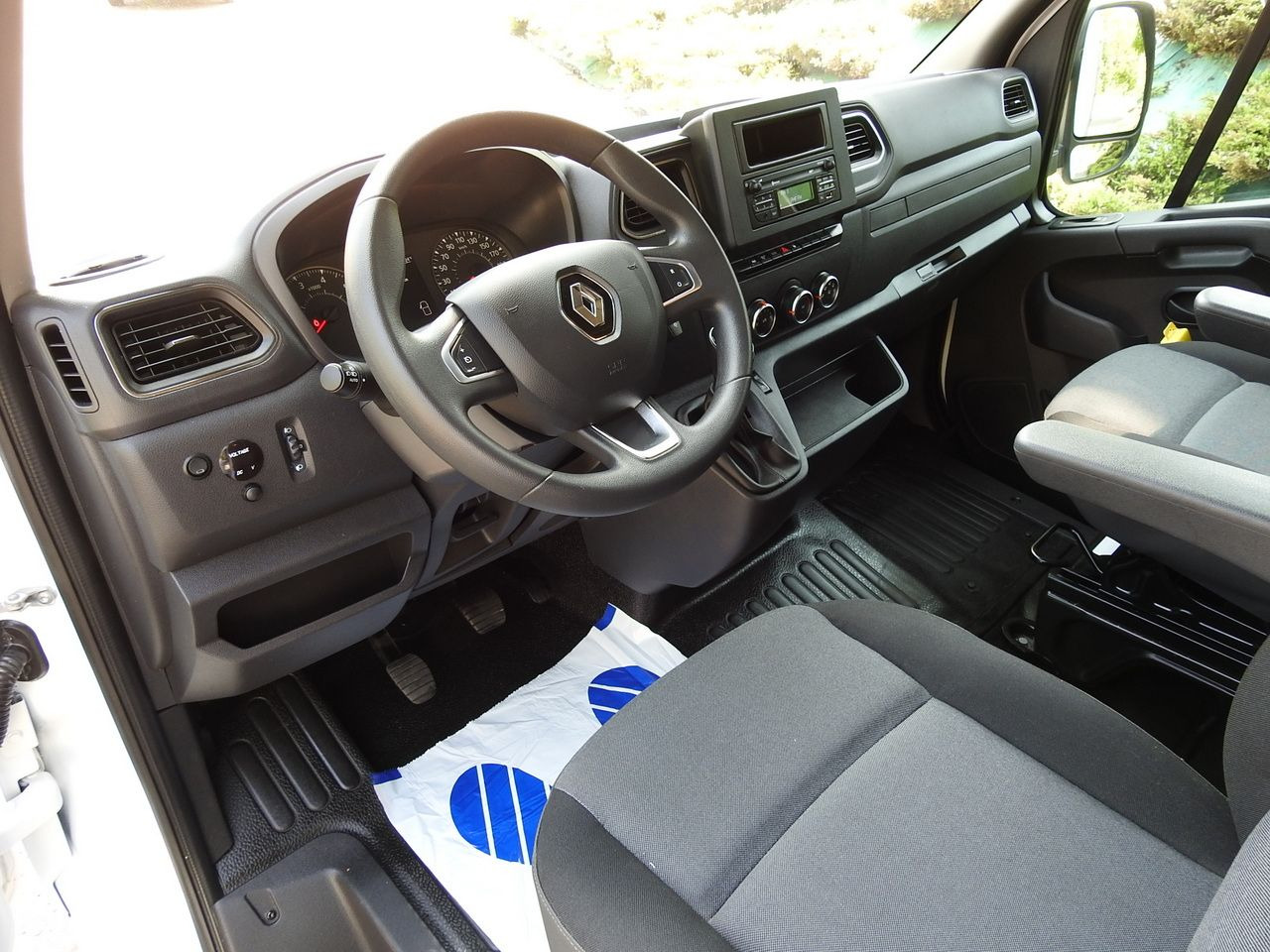 RENAULT MASTER TARPAULIN 8 PALLETS WEBASTO CRUISE CONTROL LED LIGHTS PNEUMATICS 165HP - Tent tarbesõiduk: pilt 2 RENAULT MASTER TARPAULIN 8 PALLETS WEBASTO CRUISE CONTROL LED LIGHTS PNEUMATICS 165HP - Tent tarbesõiduk: pilt 2