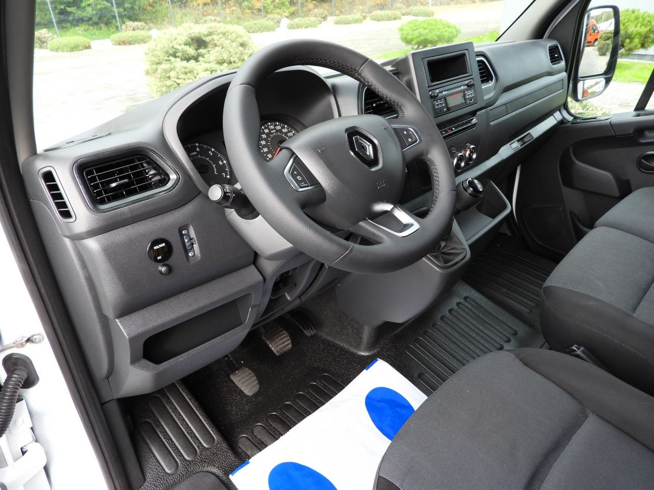 RENAULT MASTER TARPAULIN LIFT 10 PALLETS CRUISE CONTROL LED LIGHTS AIR CONDITIONING 165HP - Tent tarbesõiduk: pilt 2 RENAULT MASTER TARPAULIN LIFT 10 PALLETS CRUISE CONTROL LED LIGHTS AIR CONDITIONING 165HP - Tent tarbesõiduk: pilt 2