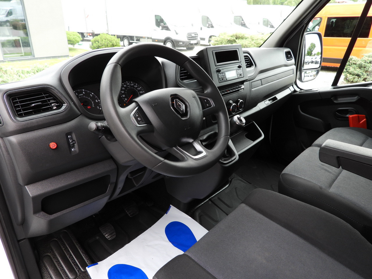 RENAULT MASTER TARPAULIN LIFT 9 PALLETS WEBASTO CRUISE CONTROL LED LIGHTS PNEUMATICS AIR CONDITIONING 165HP - Tent tarbesõiduk: pilt 2 RENAULT MASTER TARPAULIN LIFT 9 PALLETS WEBASTO CRUISE CONTROL LED LIGHTS PNEUMATICS AIR CONDITIONING 165HP - Tent tarbesõiduk: pilt 2