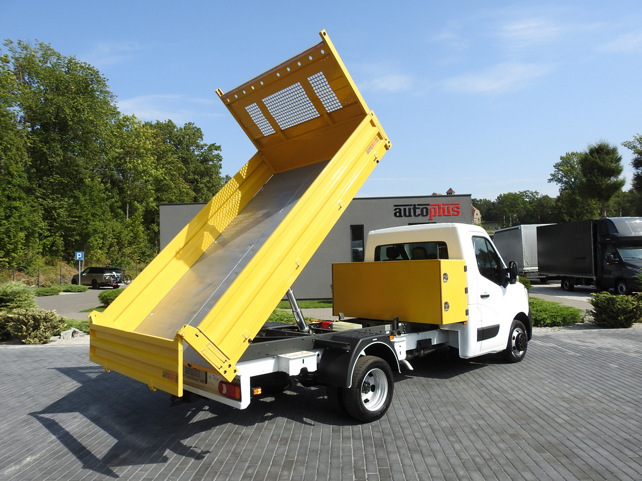 RENAULT MASTER TIPPER CRUISE CONTROL NAVIGATION AIR CONDITIONING LED LIGHTS TWIN WHEELS LOAD WEIGHT 145HP - Tarbesõiduk kallur: pilt 3 RENAULT MASTER TIPPER CRUISE CONTROL NAVIGATION AIR CONDITIONING LED LIGHTS TWIN WHEELS LOAD WEIGHT 145HP - Tarbesõiduk kallur: pilt 3