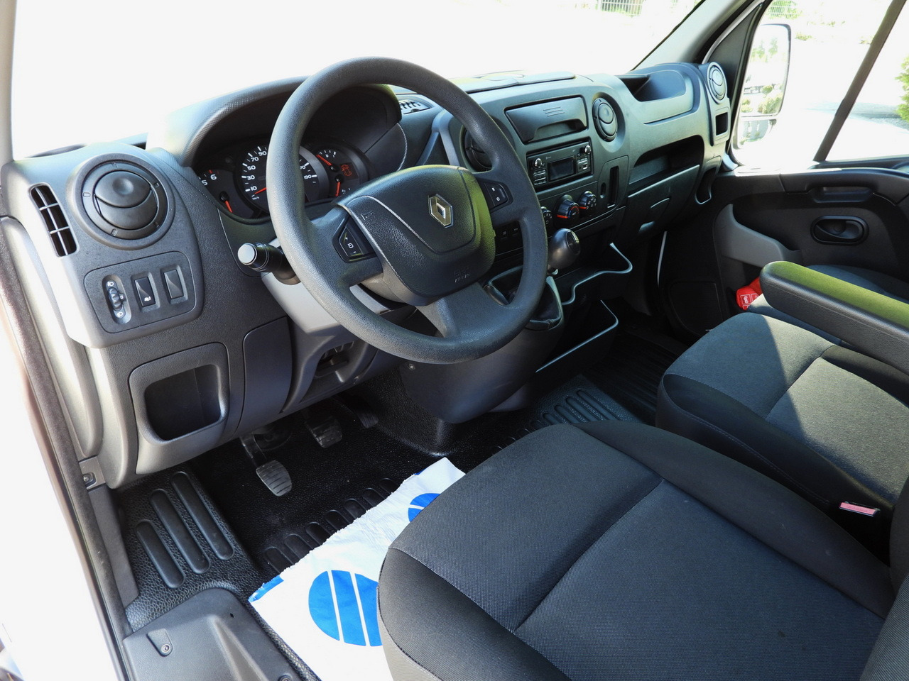 RENAULT MASTER TIPPER CRUISE CONTROL TWIN WHEELS AIR CONDITIONING 145HP - Tarbesõiduk kallur: pilt 2 RENAULT MASTER TIPPER CRUISE CONTROL TWIN WHEELS AIR CONDITIONING 145HP - Tarbesõiduk kallur: pilt 2