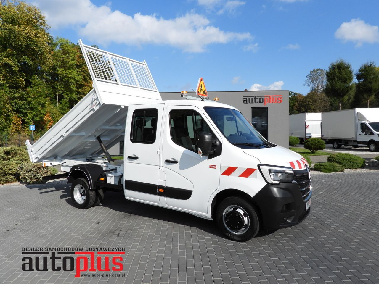 RENAULT MASTER TIPPER DOUBLE CABIN DOKA 6 SEATS CRUISE CONTROL LED LIGHTS TWIN WHEELS AIR CONDITIONING 165HP - Tarbesõiduk kallur: pilt 1 RENAULT MASTER TIPPER DOUBLE CABIN DOKA 6 SEATS CRUISE CONTROL LED LIGHTS TWIN WHEELS AIR CONDITIONING 165HP - Tarbesõiduk kallur: pilt 1