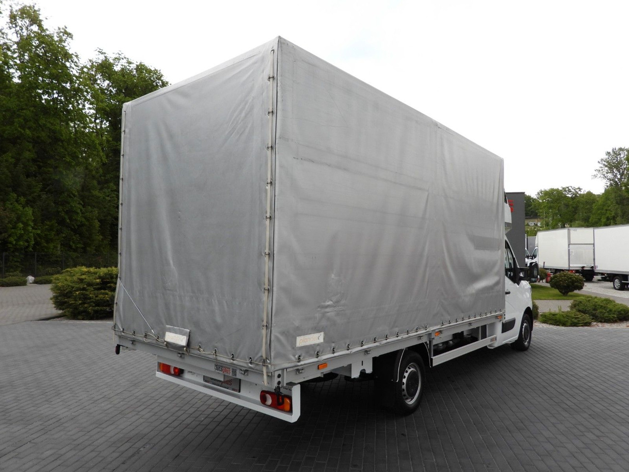 Renault MASTER PRITSCHE PLANE 10 PALETTEN TEMPOMAT A/C - Tent tarbesõiduk: pilt 3 Renault MASTER PRITSCHE PLANE 10 PALETTEN TEMPOMAT A/C - Tent tarbesõiduk: pilt 3