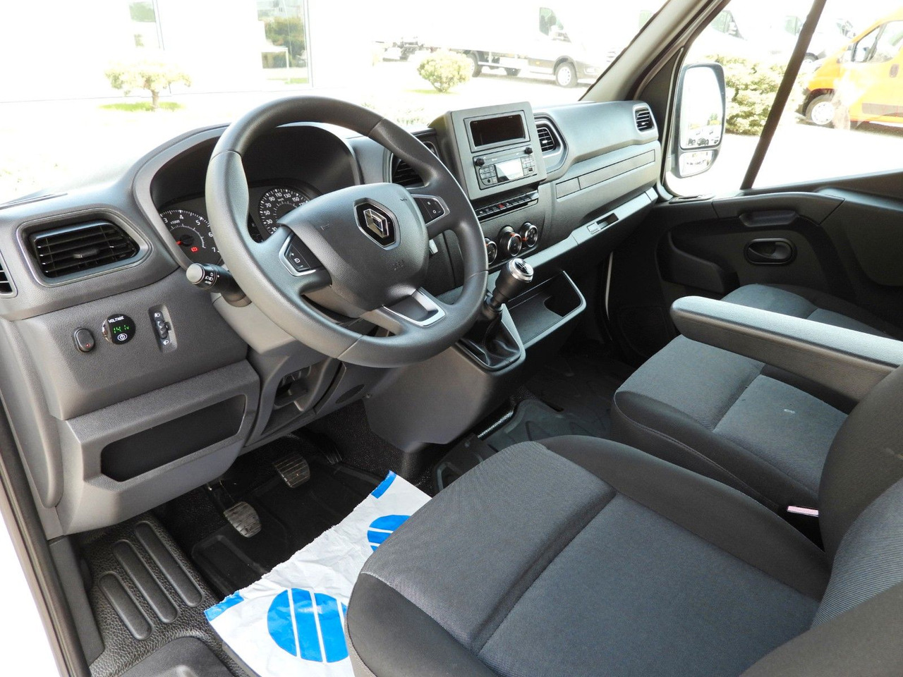 Renault MASTER PRITSCHE PLANE 10 PALETTEN WEBASTO A/C - Tent tarbesõiduk: pilt 2 Renault MASTER PRITSCHE PLANE 10 PALETTEN WEBASTO A/C - Tent tarbesõiduk: pilt 2