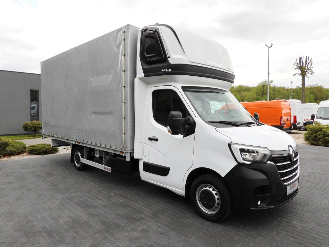 Renault MASTER PRITSCHE PLANE 10 PALETTEN WEBASTO A/C - Tent tarbesõiduk: pilt 4 Renault MASTER PRITSCHE PLANE 10 PALETTEN WEBASTO A/C - Tent tarbesõiduk: pilt 4