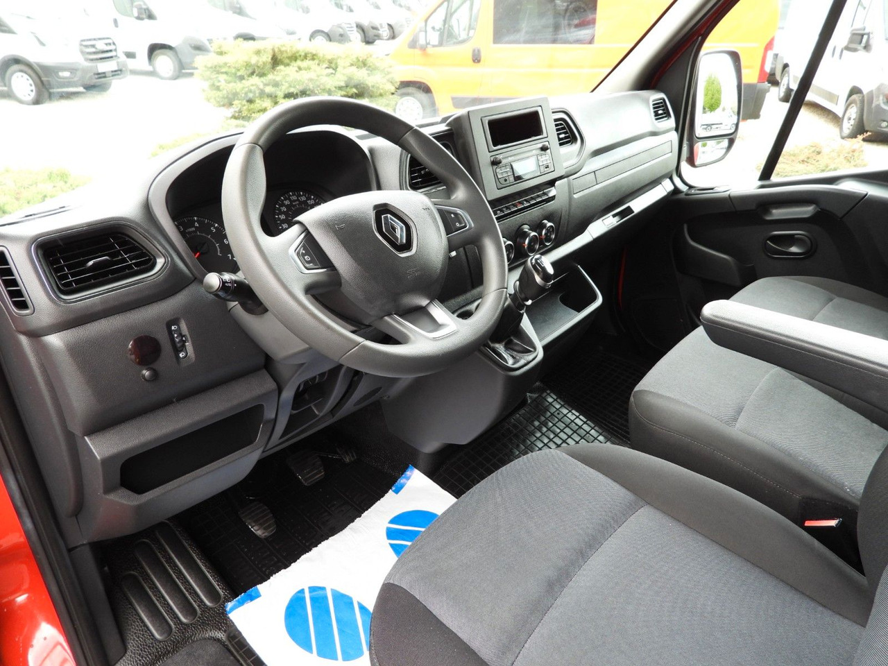Renault MASTER PRITSCHE PLANE 10 PALETTEN WEBASTO A/C - Tent tarbesõiduk: pilt 2 Renault MASTER PRITSCHE PLANE 10 PALETTEN WEBASTO A/C - Tent tarbesõiduk: pilt 2