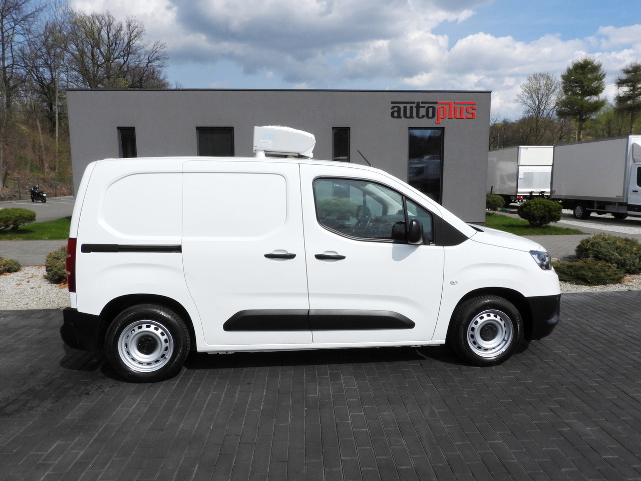 TOYOTA PROACE CITY  REFRIGERATOR VAN -15*C POWER SUPPLY 230V CRUISE CONTROL AIR CONDITIONING  100HP liising TOYOTA PROACE CITY  REFRIGERATOR VAN -15*C POWER SUPPLY 230V CRUISE CONTROL AIR CONDITIONING  100HP: pilt 7