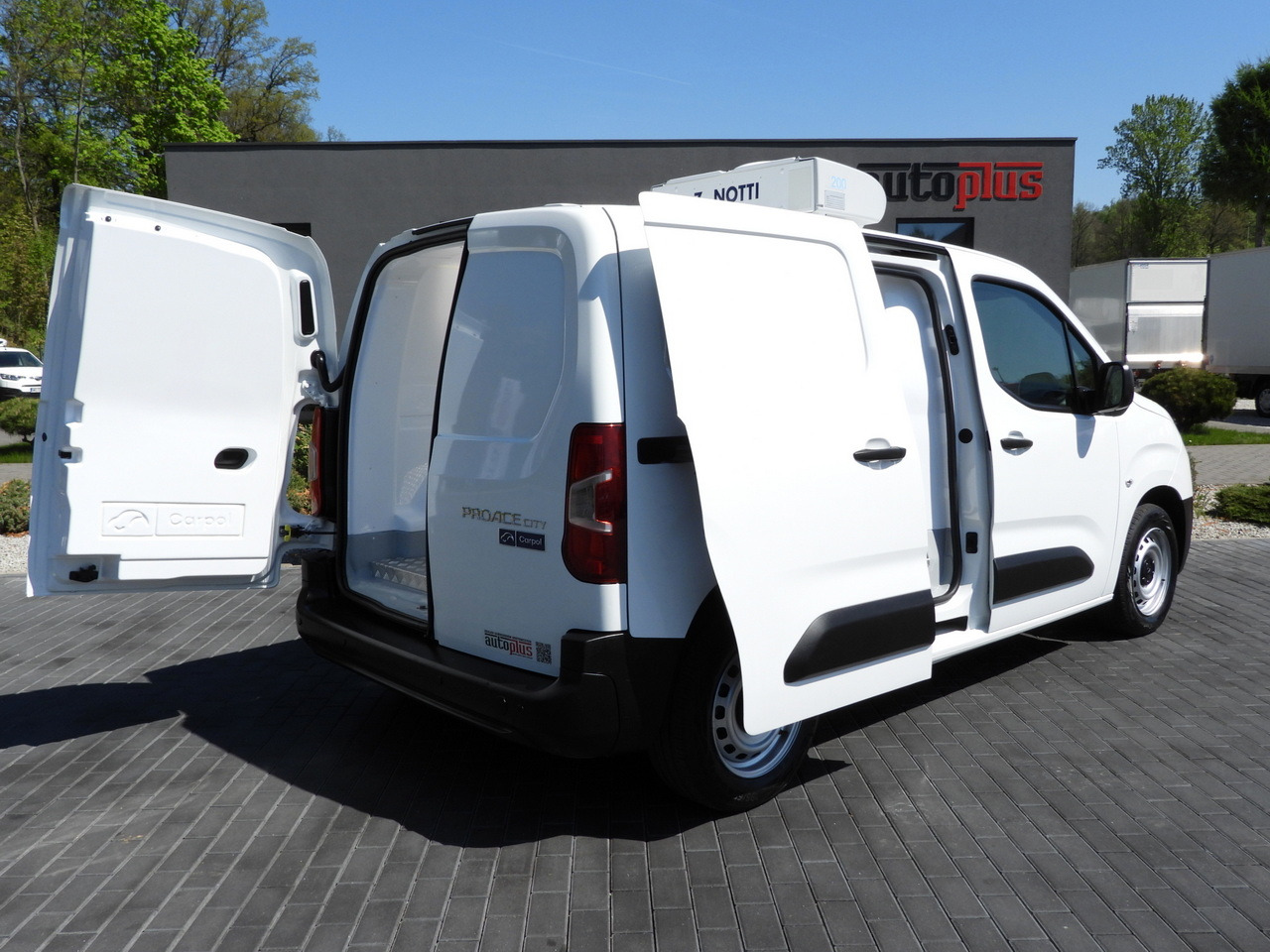 TOYOTA PROACE CITY REFRIGERATOR VAN -15*C POWER SUPPLY 230V CRUISE CONTROL AIR CONDITIONING 100HP - Tarbesõiduk külmik: pilt 3 TOYOTA PROACE CITY REFRIGERATOR VAN -15*C POWER SUPPLY 230V CRUISE CONTROL AIR CONDITIONING 100HP - Tarbesõiduk külmik: pilt 3