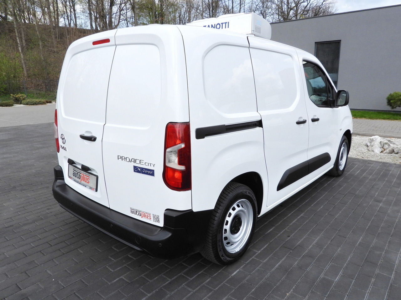 TOYOTA PROACE CITY  REFRIGERATOR VAN -15*C POWER SUPPLY 230V CRUISE CONTROL AIR CONDITIONING  100HP liising TOYOTA PROACE CITY  REFRIGERATOR VAN -15*C POWER SUPPLY 230V CRUISE CONTROL AIR CONDITIONING  100HP: pilt 15