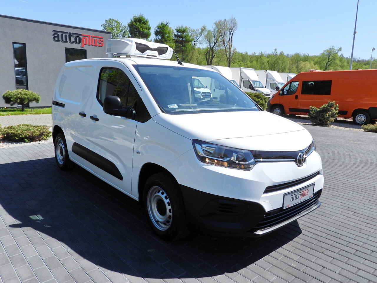 TOYOTA PROACE CITY REFRIGERATOR VAN -15*C POWER SUPPLY 230V CRUISE CONTROL AIR CONDITIONING 100HP - Tarbesõiduk külmik: pilt 4 TOYOTA PROACE CITY REFRIGERATOR VAN -15*C POWER SUPPLY 230V CRUISE CONTROL AIR CONDITIONING 100HP - Tarbesõiduk külmik: pilt 4