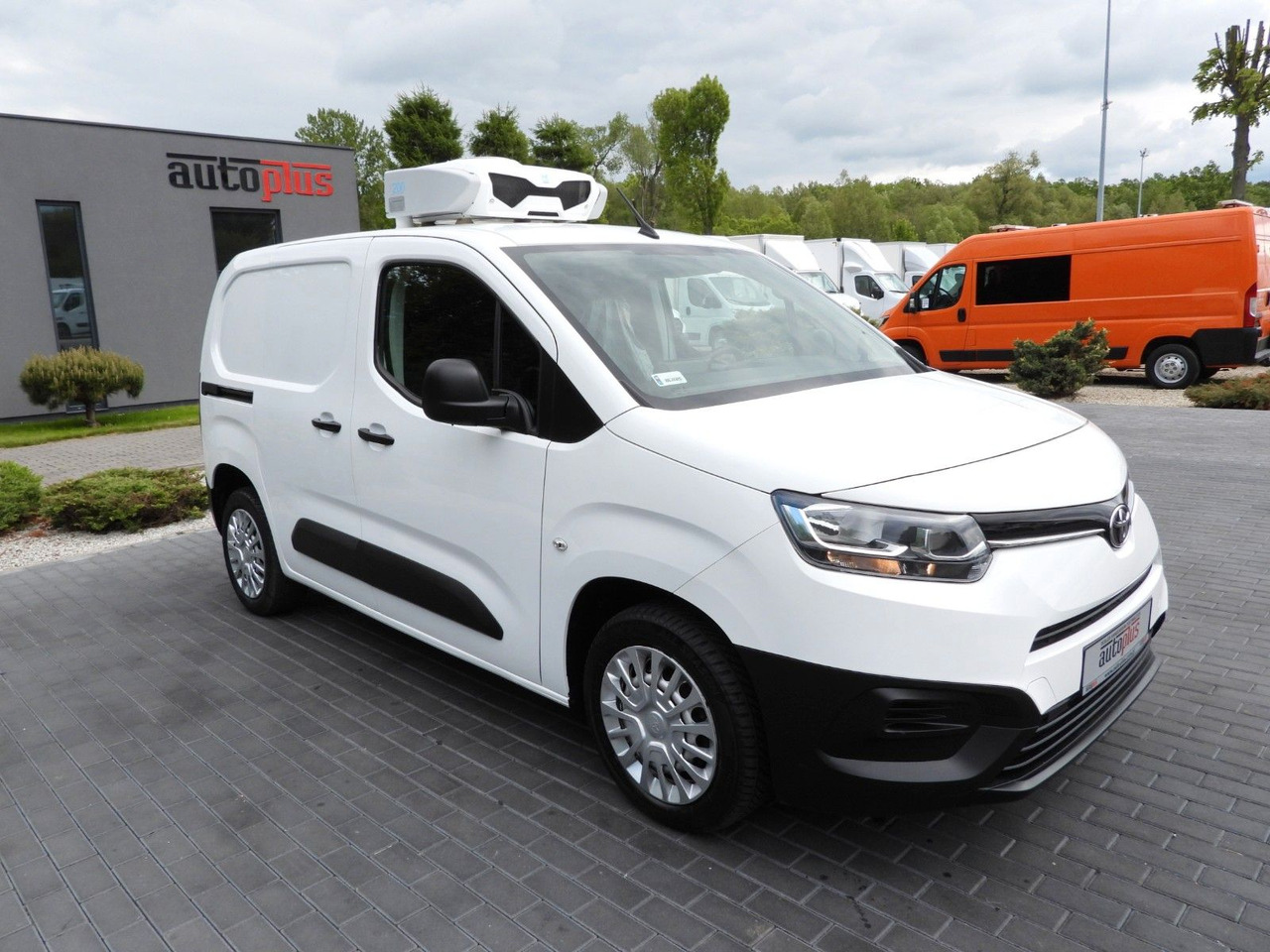 Toyota PROACE CITY KÜHLKASTENWAGEN -15*C TEMPOMAT A/C - Tarbesõiduk külmik: pilt 4 Toyota PROACE CITY KÜHLKASTENWAGEN -15*C TEMPOMAT A/C - Tarbesõiduk külmik: pilt 4
