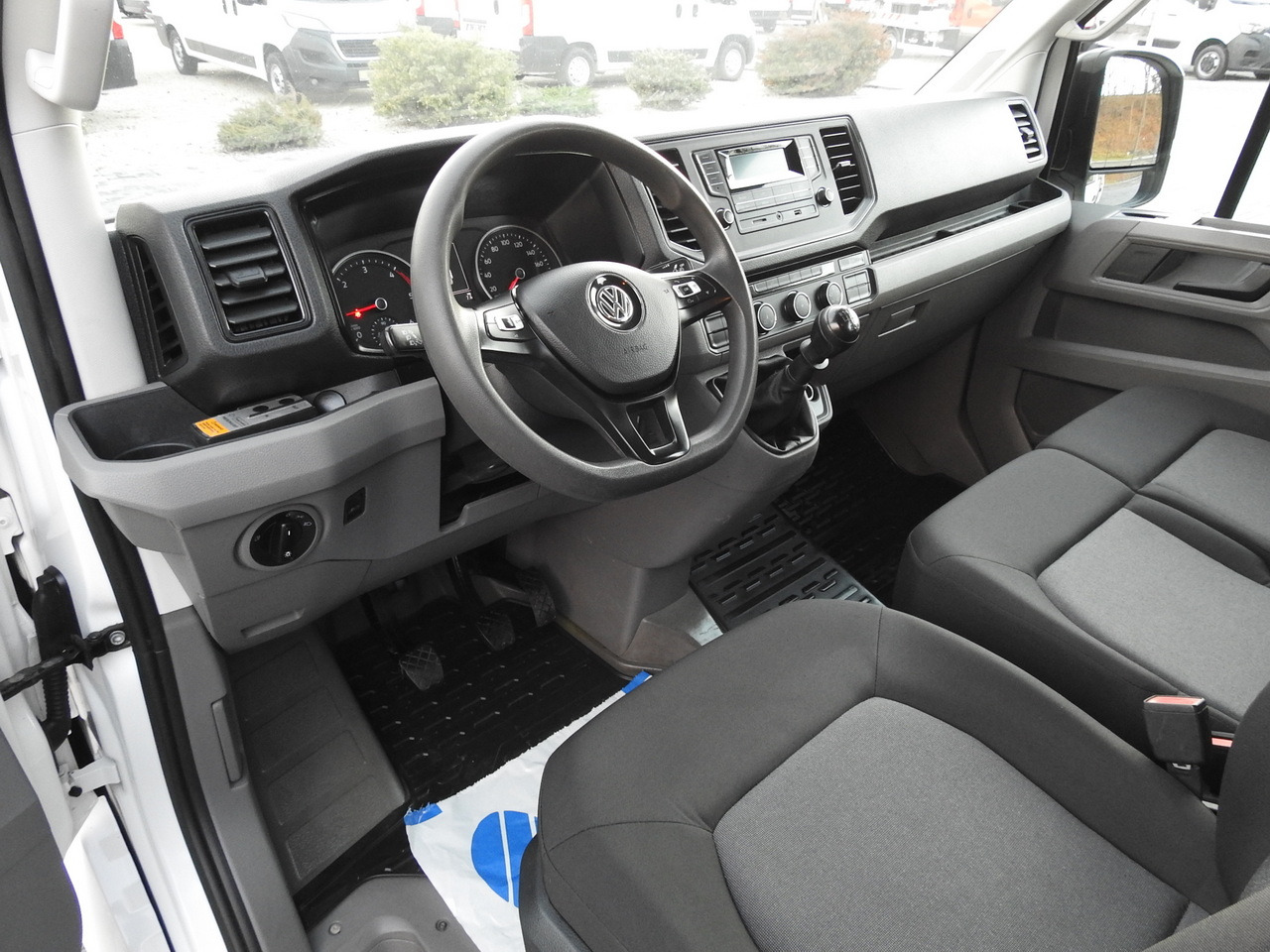 VOLKSWAGEN CRAFTER 4X4 4MOTION BOX DELIVERY VAN 7 SEATS AIR CONDITIONING 140HP - Kaubik: pilt 2 VOLKSWAGEN CRAFTER 4X4 4MOTION BOX DELIVERY VAN 7 SEATS AIR CONDITIONING 140HP - Kaubik: pilt 2