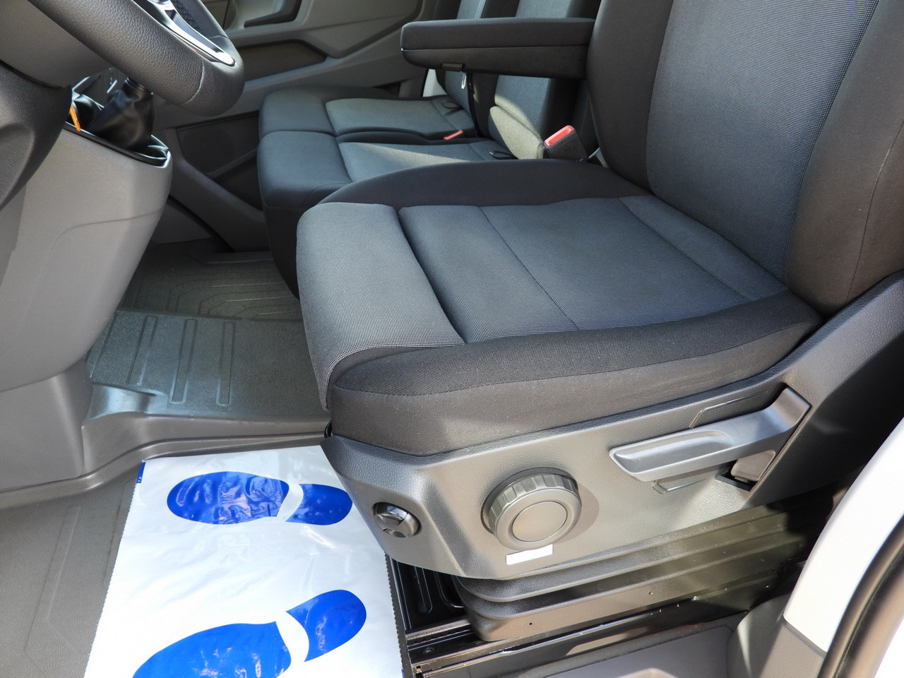 Tent tarbesõiduk VOLKSWAGEN CRAFTER TARPAULIN LIFT 8 PALLETS CRUISE CONTROL LED LIGHTS TWIN WHEELS AIR CONDITIONING 180HP: pilt 29 Tent tarbesõiduk VOLKSWAGEN CRAFTER TARPAULIN LIFT 8 PALLETS CRUISE CONTROL LED LIGHTS TWIN WHEELS AIR CONDITIONING 180HP: pilt 29