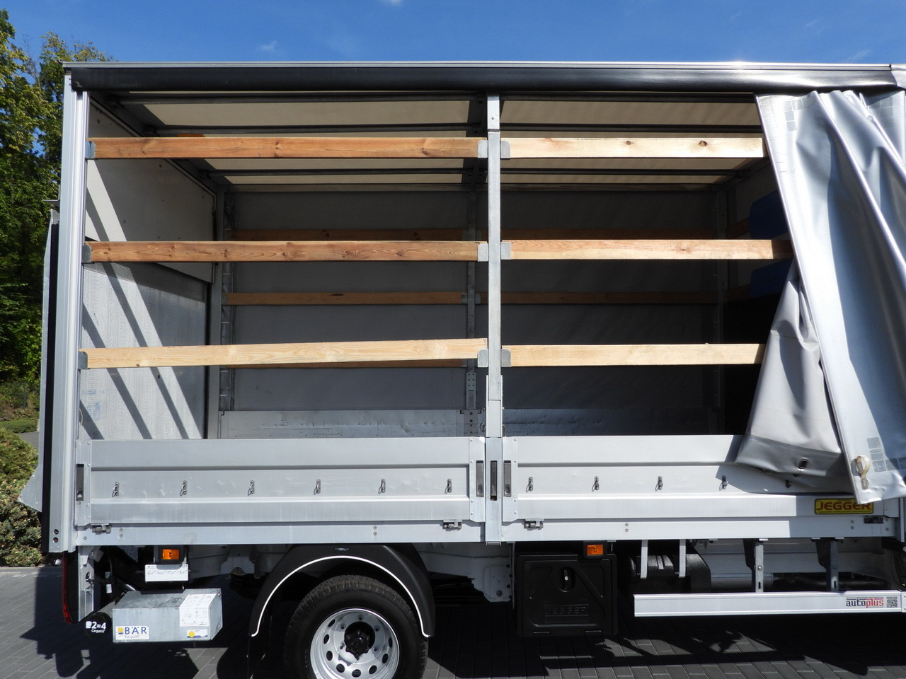 Tent tarbesõiduk VOLKSWAGEN CRAFTER TARPAULIN LIFT 8 PALLETS CRUISE CONTROL LED LIGHTS TWIN WHEELS AIR CONDITIONING 180HP: pilt 20 Tent tarbesõiduk VOLKSWAGEN CRAFTER TARPAULIN LIFT 8 PALLETS CRUISE CONTROL LED LIGHTS TWIN WHEELS AIR CONDITIONING 180HP: pilt 20