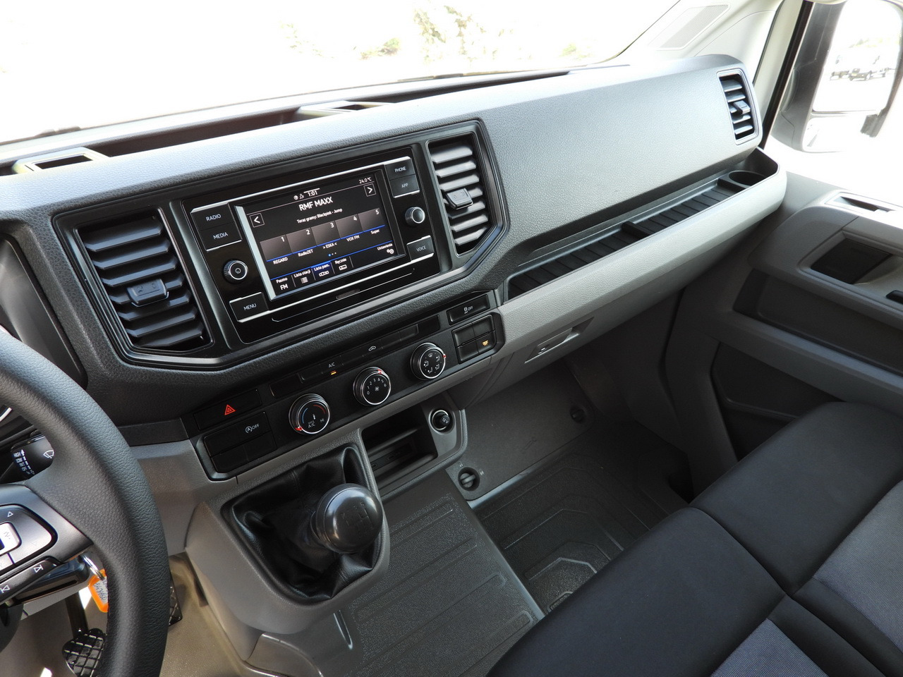 Tent tarbesõiduk VOLKSWAGEN CRAFTER TARPAULIN LIFT 8 PALLETS CRUISE CONTROL LED LIGHTS TWIN WHEELS AIR CONDITIONING 180HP: pilt 32 Tent tarbesõiduk VOLKSWAGEN CRAFTER TARPAULIN LIFT 8 PALLETS CRUISE CONTROL LED LIGHTS TWIN WHEELS AIR CONDITIONING 180HP: pilt 32