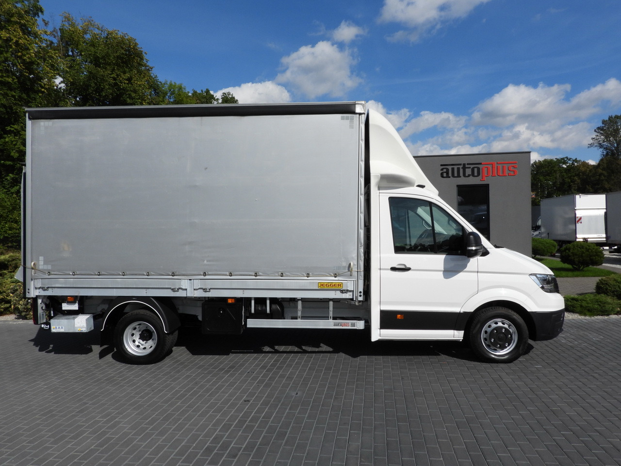 Tent tarbesõiduk VOLKSWAGEN CRAFTER TARPAULIN LIFT 8 PALLETS CRUISE CONTROL LED LIGHTS TWIN WHEELS AIR CONDITIONING 180HP: pilt 7 Tent tarbesõiduk VOLKSWAGEN CRAFTER TARPAULIN LIFT 8 PALLETS CRUISE CONTROL LED LIGHTS TWIN WHEELS AIR CONDITIONING 180HP: pilt 7
