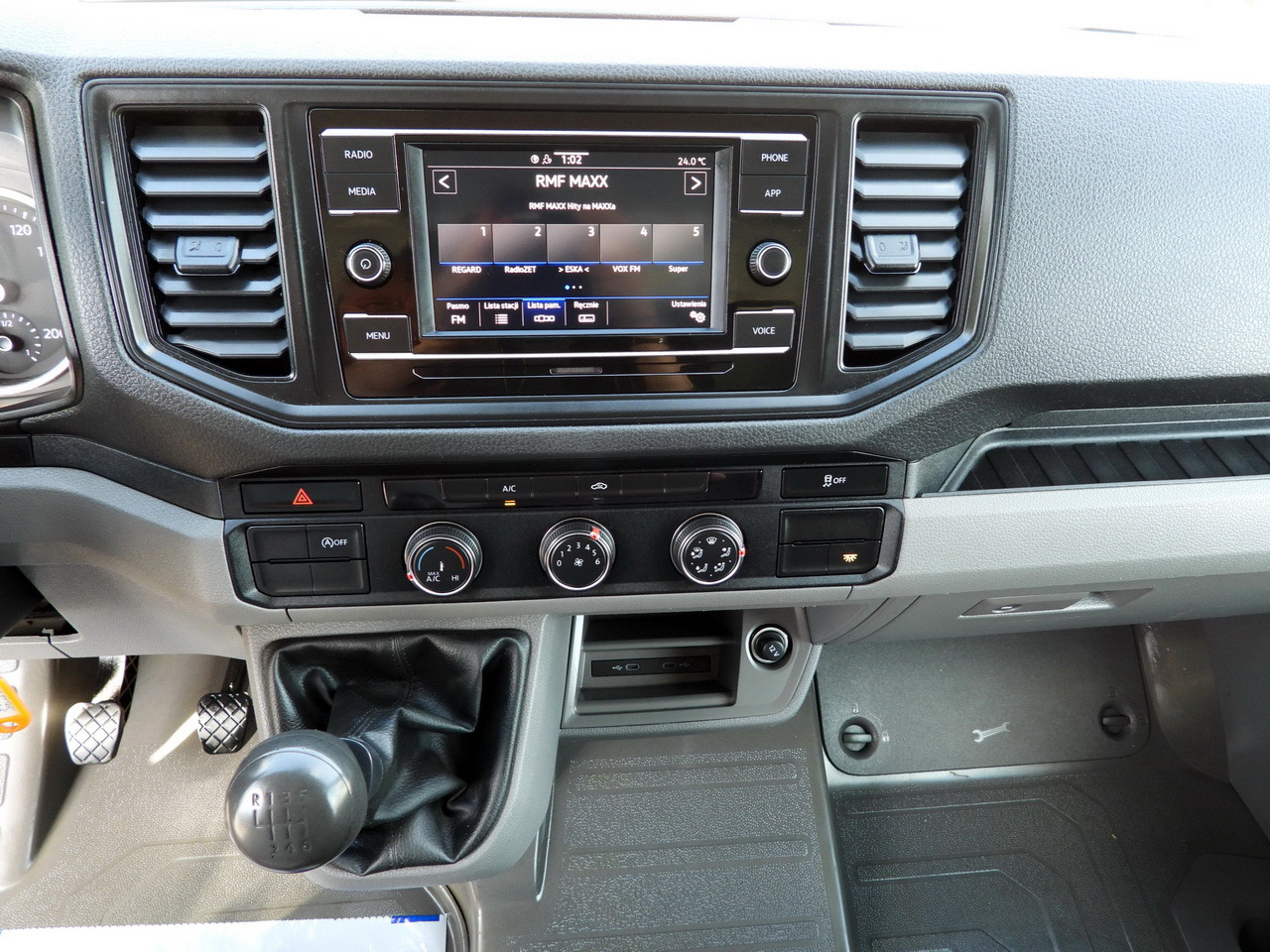 Tent tarbesõiduk VOLKSWAGEN CRAFTER TARPAULIN LIFT 8 PALLETS CRUISE CONTROL LED LIGHTS TWIN WHEELS AIR CONDITIONING 180HP: pilt 38 Tent tarbesõiduk VOLKSWAGEN CRAFTER TARPAULIN LIFT 8 PALLETS CRUISE CONTROL LED LIGHTS TWIN WHEELS AIR CONDITIONING 180HP: pilt 38