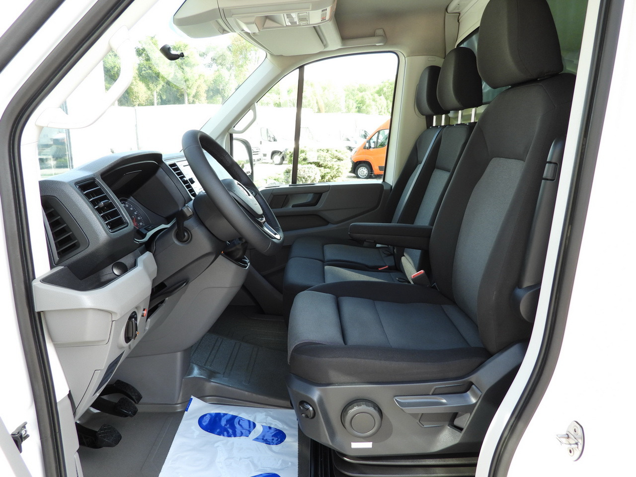 Tent tarbesõiduk VOLKSWAGEN CRAFTER TARPAULIN LIFT 8 PALLETS CRUISE CONTROL LED LIGHTS TWIN WHEELS AIR CONDITIONING 180HP: pilt 28 Tent tarbesõiduk VOLKSWAGEN CRAFTER TARPAULIN LIFT 8 PALLETS CRUISE CONTROL LED LIGHTS TWIN WHEELS AIR CONDITIONING 180HP: pilt 28