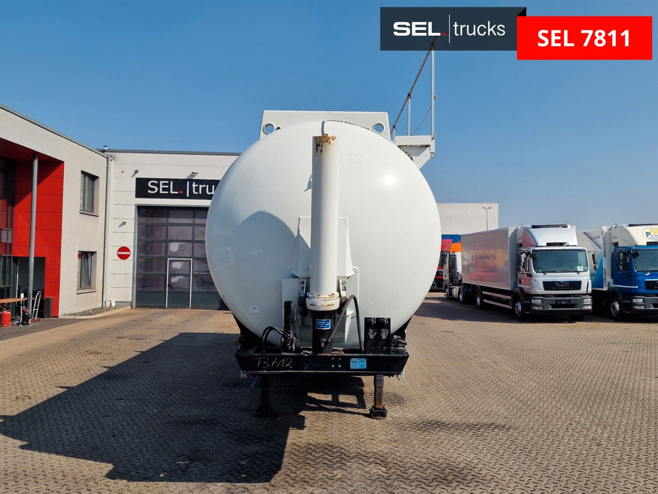 Feldbinder KIP 60/7300/A/2 / 60.000 l / Kippsilo - Silo poolhaagis: pilt 2 Feldbinder KIP 60/7300/A/2 / 60.000 l / Kippsilo - Silo poolhaagis: pilt 2