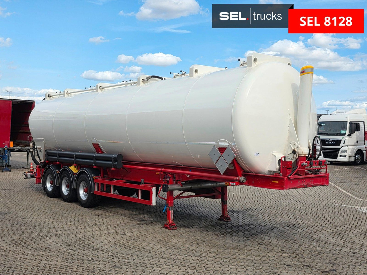 Kässbohrer XS / Kippsilo / 60 m3 / ADR AT - Silo poolhaagis: pilt 3 Kässbohrer XS / Kippsilo / 60 m3 / ADR AT - Silo poolhaagis: pilt 3