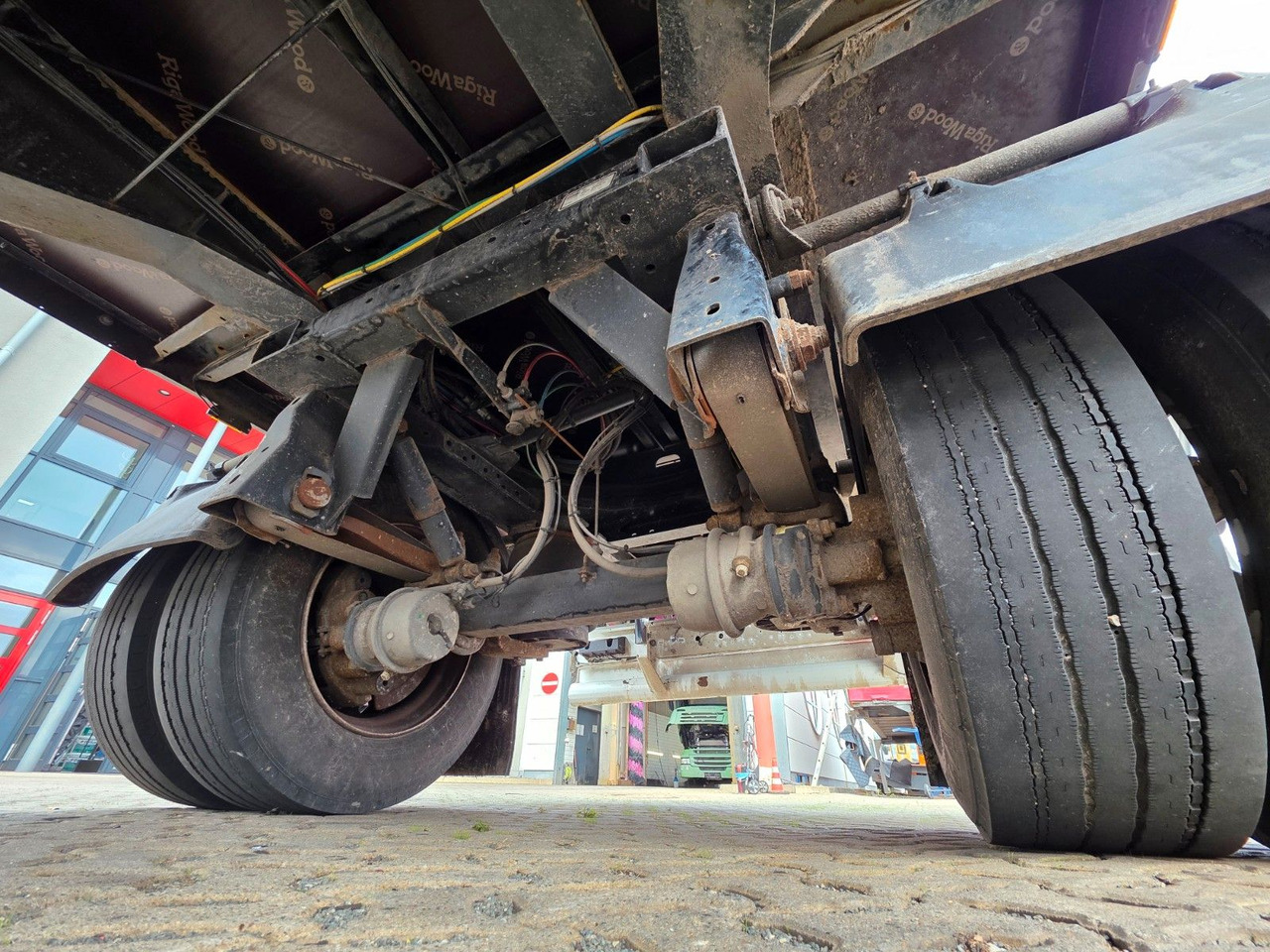 Furgoonpoolhaagis Krone SE / Rolltor TRIDEC / Zwangslenkung: pilt 25