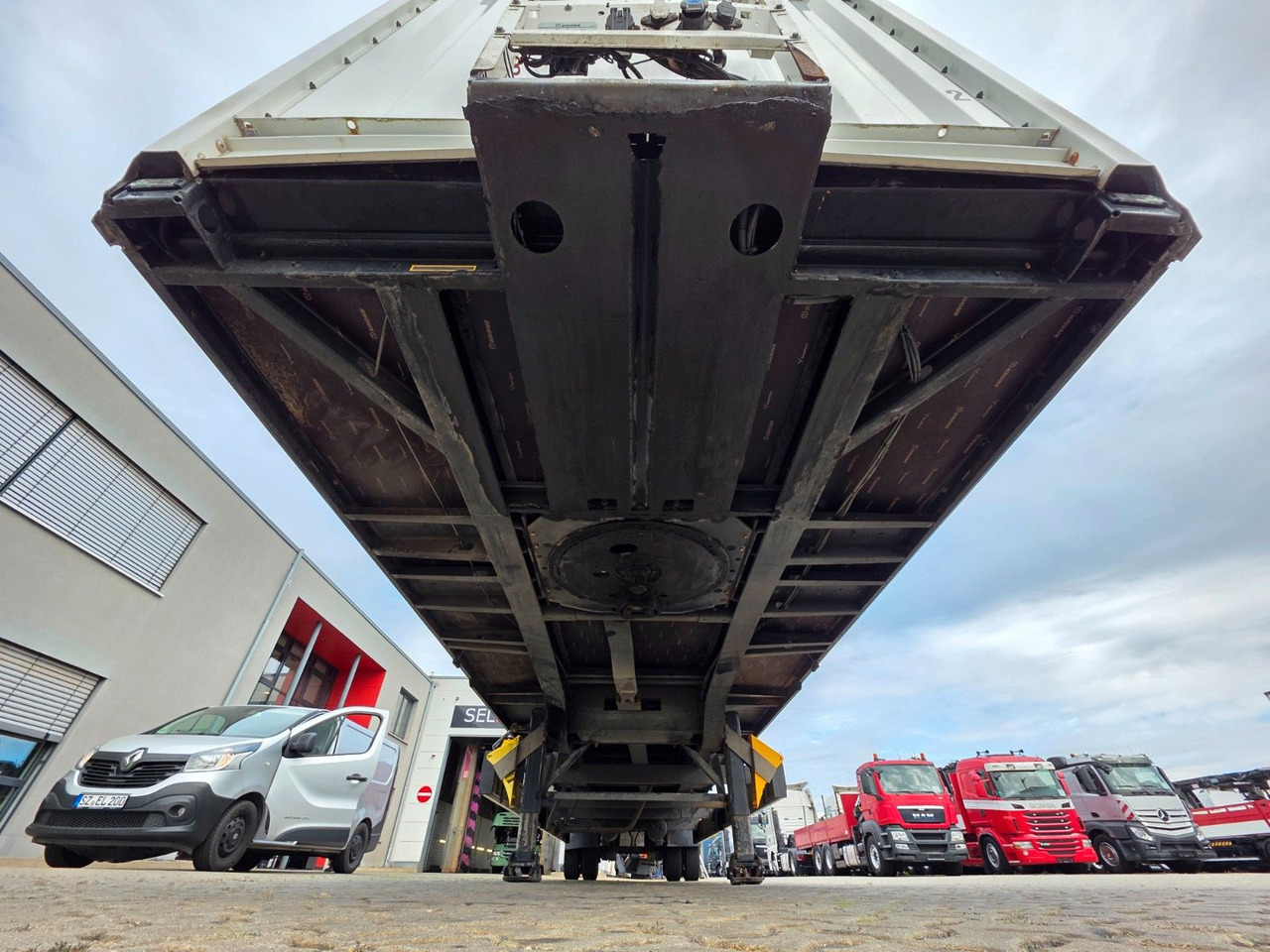 Furgoonpoolhaagis Krone SE / Rolltor TRIDEC / Zwangslenkung: pilt 22