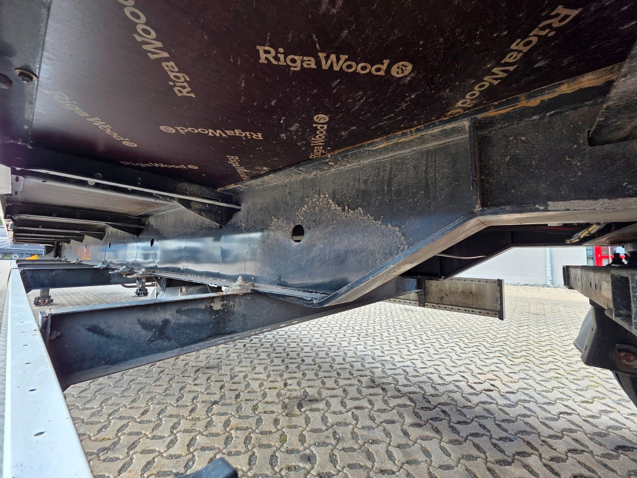 Furgoonpoolhaagis Krone SE / Rolltor TRIDEC / Zwangslenkung: pilt 17