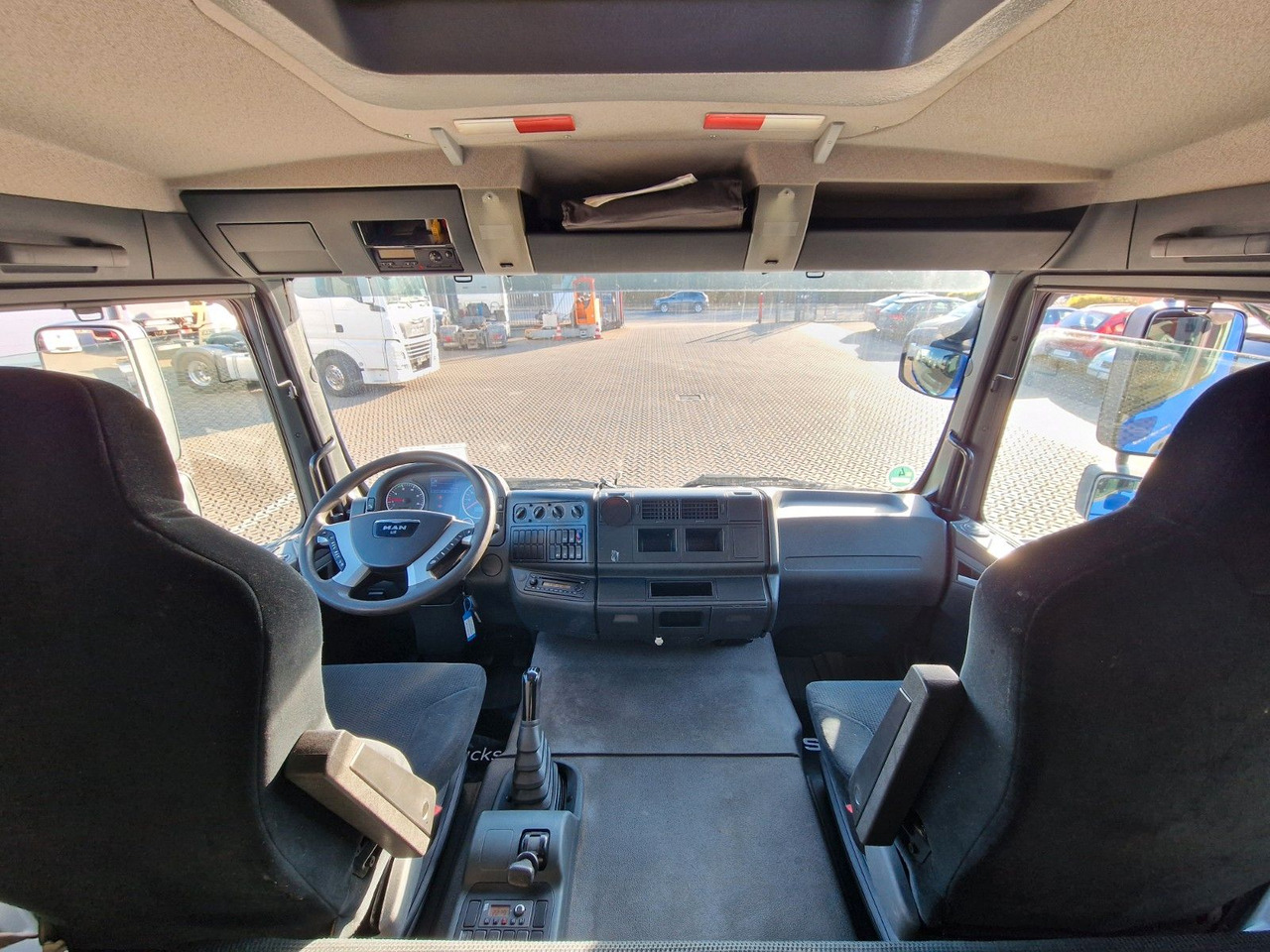 Konteinerveduk/ Tõstukiga veoauto MAN TGM 18.340 4X2 LL / Ladebordwand / 3 Betten: pilt 20