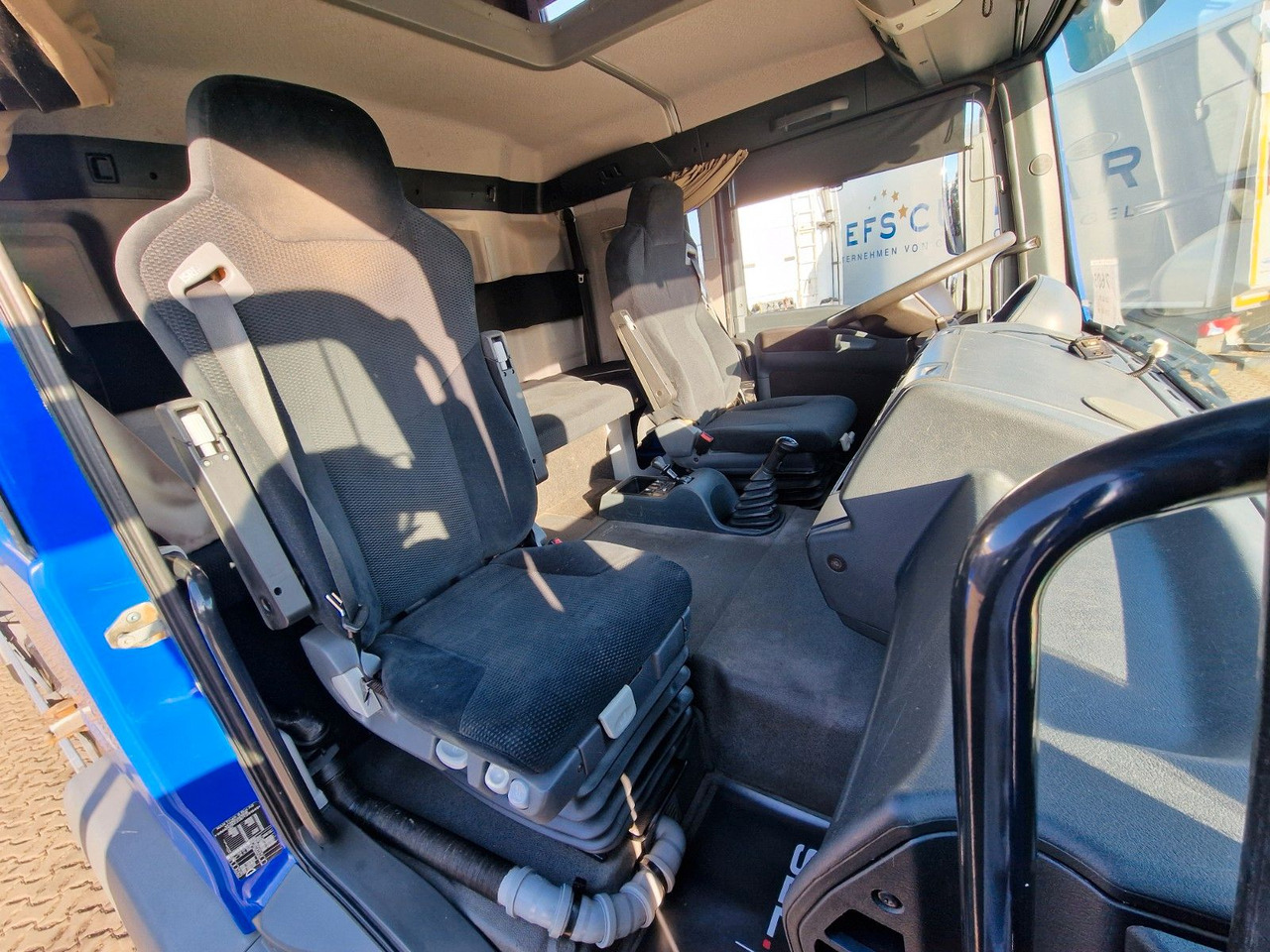 Konteinerveduk/ Tõstukiga veoauto MAN TGM 18.340 4X2 LL / Ladebordwand / 3 Betten: pilt 17