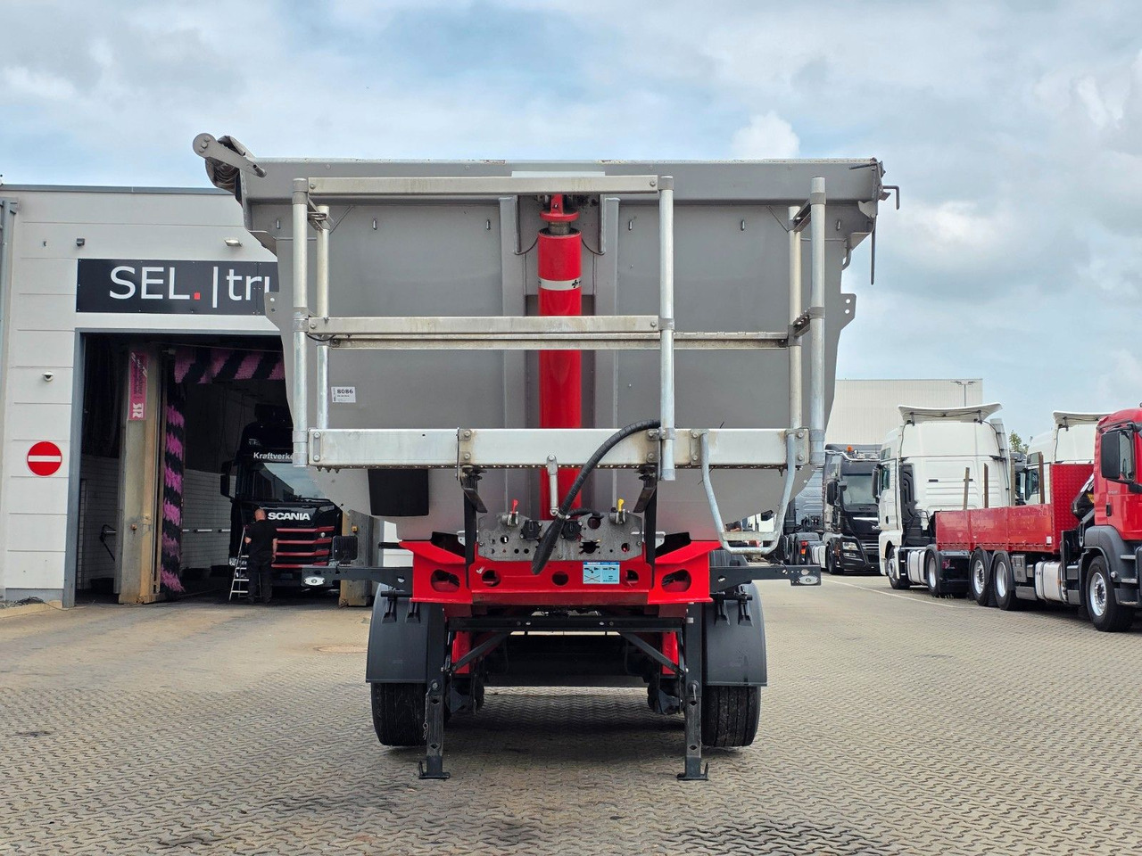 Meiller KISA3 / Alu-Felgen / Liftachse - Kallur-poolhaagis: pilt 3 Meiller KISA3 / Alu-Felgen / Liftachse - Kallur-poolhaagis: pilt 3