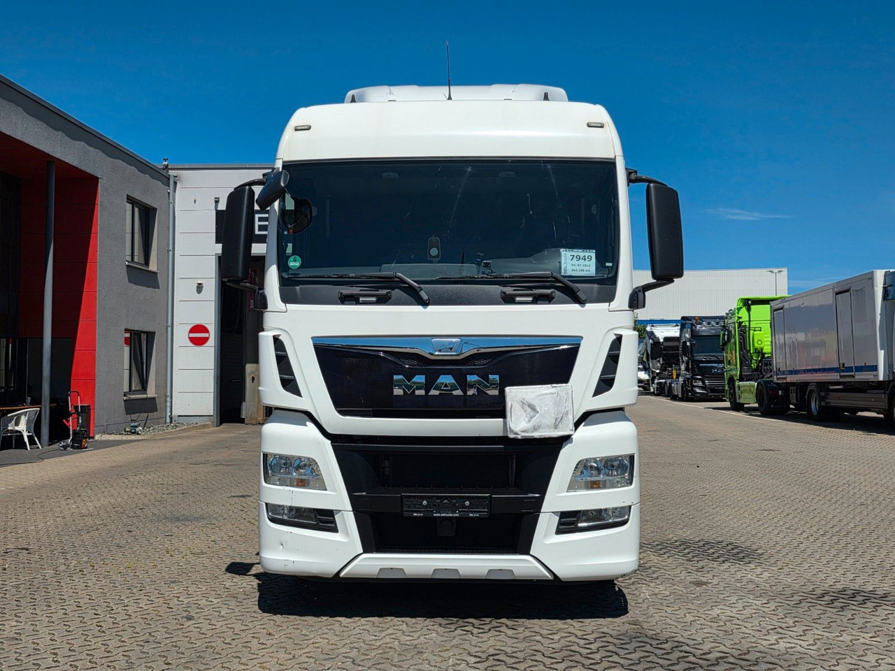 MAN TGX 18.400 4X2 LLS-U / ZF Intarder / Hubkupplung - Sadulveok: pilt 4 MAN TGX 18.400 4X2 LLS-U / ZF Intarder / Hubkupplung - Sadulveok: pilt 4