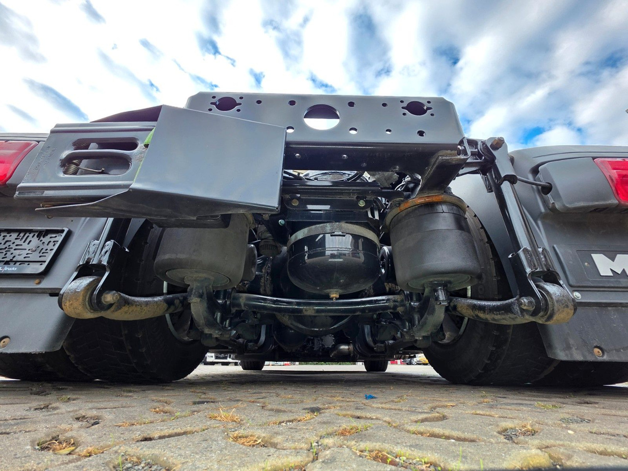 Sadulveok MAN TGX 18.460 4x2 LLS-U / Retarder / 2 Tanks: pilt 22 Sadulveok MAN TGX 18.460 4x2 LLS-U / Retarder / 2 Tanks: pilt 22