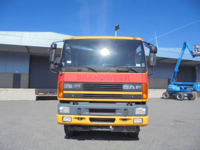 DAF 75.270 ATI 4X4 NL TRUCK - Tuletõrjeauto: pilt 2 DAF 75.270 ATI 4X4 NL TRUCK - Tuletõrjeauto: pilt 2