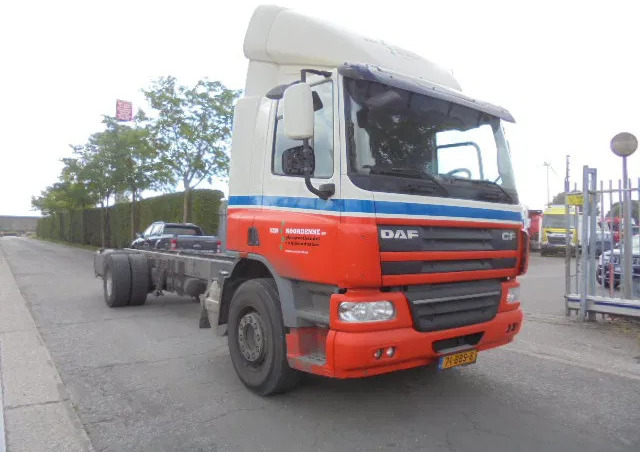 DAF CF 250 NL TRUCK - Kabiinišassiiga veoauto: pilt 3 DAF CF 250 NL TRUCK - Kabiinišassiiga veoauto: pilt 3