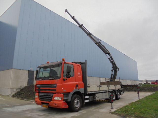 DAF CF 85.360 6X2 GESTUURDE AS - Madelveok/ Platvormveok, Kraanaga veoauto: pilt 1 DAF CF 85.360 6X2 GESTUURDE AS - Madelveok/ Platvormveok, Kraanaga veoauto: pilt 1